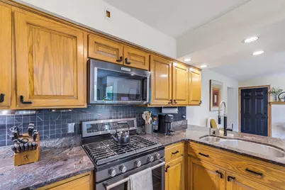 5272 W Silverleaf Ln, Brown Deer, WI 53223 - Photo 8