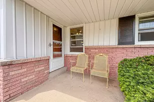 18260 W Willow Rd, New Berlin, WI 53146 - Photo 4