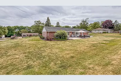 18260 W Willow Rd, New Berlin, WI 53146 - Photo 34