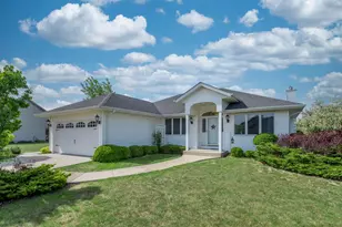 168 White Oak Ct, Racine, WI 53182 - Photo 1