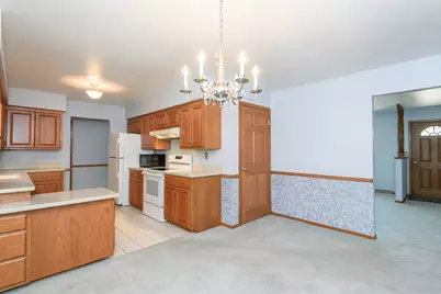 1330  Christopher Ct, Oconomowoc, WI 53066 - Photo 10