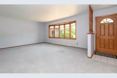 1330  Christopher Ct, Oconomowoc, WI 53066 - Photo 6