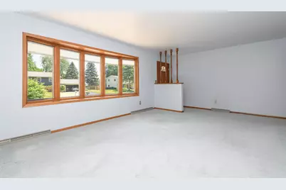 1330  Christopher Ct, Oconomowoc, WI 53066 - Photo 8