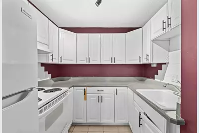 929 N Astor St #203, Milwaukee, WI 53202 - Photo 28