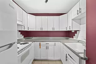 929 N Astor St, Milwaukee, WI 53202 - Photo 28