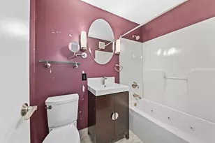 929 N Astor St, Milwaukee, WI 53202 - Photo 32