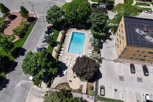 929 N Astor St, Milwaukee, WI 53202 - Photo 12