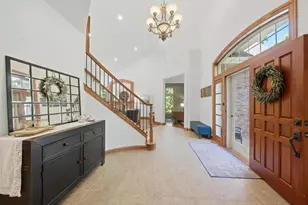 10101 N Hunt Club Ct, Mequon, WI 53097 - Photo 4