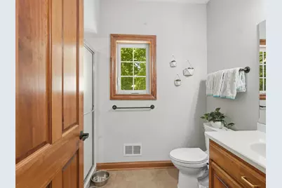 10101 N Hunt Club Ct, Mequon, WI 53097 - Photo 30