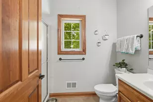 10101 N Hunt Club Ct, Mequon, WI 53097 - Photo 30