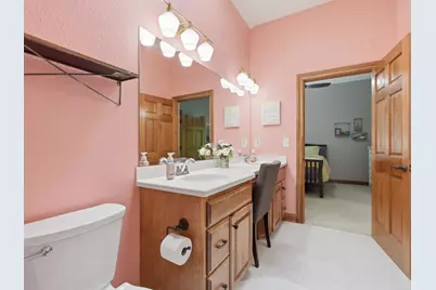 10101 N Hunt Club Ct, Mequon, WI 53097 - Photo 50