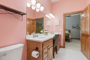 10101 N Hunt Club Ct, Mequon, WI 53097 - Photo 50