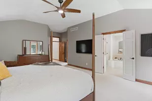 10101 N Hunt Club Ct, Mequon, WI 53097 - Photo 36