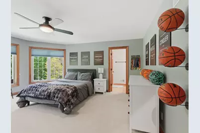 10101 N Hunt Club Ct, Mequon, WI 53097 - Photo 52