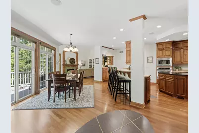 10101 N Hunt Club Ct, Mequon, WI 53097 - Photo 22