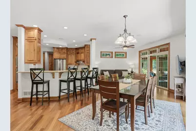 10101 N Hunt Club Ct, Mequon, WI 53097 - Photo 20