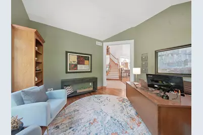 10101 N Hunt Club Ct, Mequon, WI 53097 - Photo 6