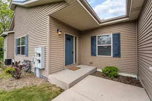 928 Langdon Ct, Racine, WI 53406 - Photo 4