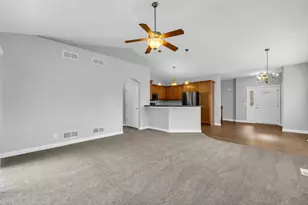 928 Langdon Ct, Racine, WI 53406 - Photo 8