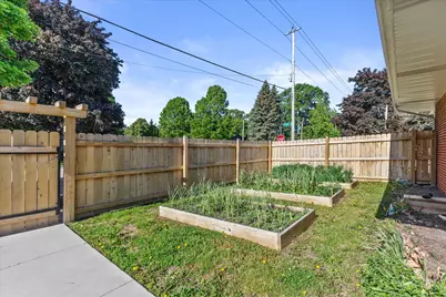 8057  17th Ave, Kenosha, WI 53143 - Photo 34