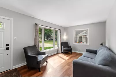 10924 W Marion St, Wauwatosa, WI 53222 - Photo 4