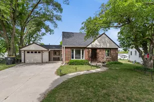 10924 W Marion St, Wauwatosa, WI 53222 - Photo 1