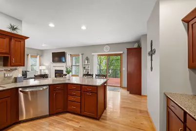 1021  Johnson St, Onalaska, WI 54650 - Photo 8