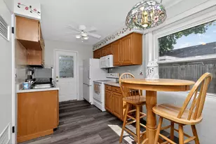 1618 E College Ave, Appleton, WI 54915 - Photo 10