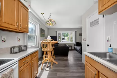 1618 E College Ave, Appleton, WI 54915 - Photo 8