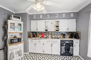 2660 N 63rd St, Wauwatosa, WI 53213 - Photo 8