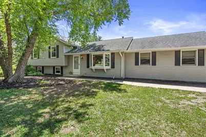 620  Prairie View Dr, North Prairie, WI 53153 - Photo 2