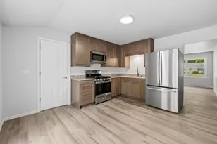 513 Bender Rd, West Bend, WI 53090 - Photo 8