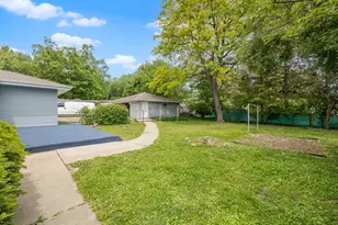 513 Bender Rd, West Bend, WI 53090 - Photo 4