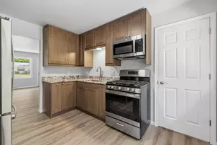 513 Bender Rd, West Bend, WI 53090 - Photo 18