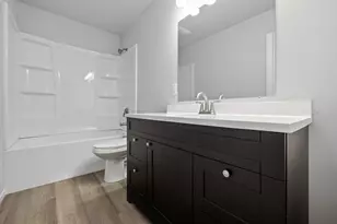 513 Bender Rd, West Bend, WI 53090 - Photo 12