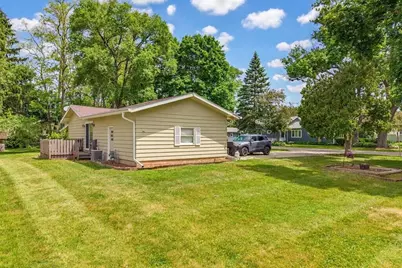325  Summer St, Delavan, WI 53115 - Photo 28