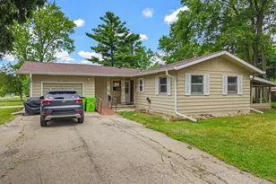 325 Summer St, Delavan, WI 53115 - Photo 4