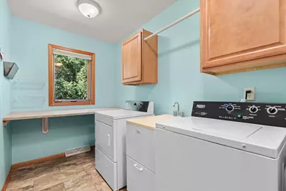 1320  West Heights Ct, West Bend, WI 53095 - Photo 14