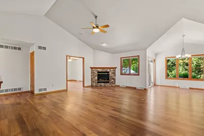 1320  West Heights Ct, West Bend, WI 53095 - Photo 4