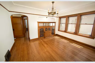 936 S 77th St, West Allis, WI 53214 - Photo 6