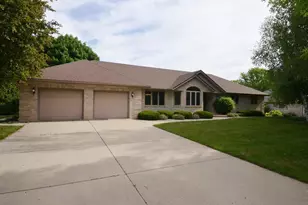 1670 Turtle Mound Ln, Whitewater, WI 53190 - Photo 2