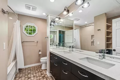 9945 N Valley Hill Dr, Mequon, WI 53092 - Photo 30