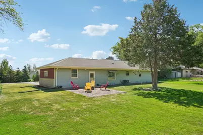 W130N6219  River Dr, Menomonee Falls, WI 53051 - Photo 30