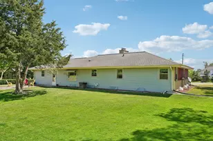 W130N6219 River Dr, Menomonee Falls, WI 53051 - Photo 28