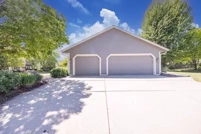 W245N6061  Maris Dr, Sussex, WI 53089 - Photo 34