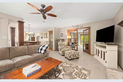 W245N6061  Maris Dr, Sussex, WI 53089 - Photo 10
