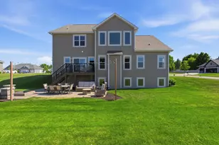 1152 W Sunrise Pass, Oak Creek, WI 53154 - Photo 46