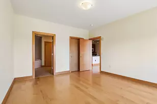 1550 E Royall Pl, Milwaukee, WI 53202 - Photo 20