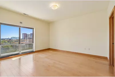 1550 E Royall Pl #Unit 911, Milwaukee, WI 53202 - Photo 18