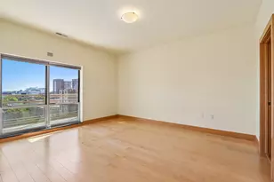 1550 E Royall Pl, Milwaukee, WI 53202 - Photo 18